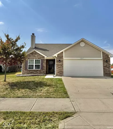 1300 Shadetree Ln, Sheridan, IN 46069
