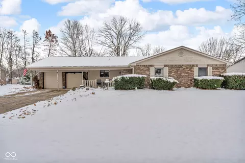 3889 Pineview Ln, Greenwood, IN 46142
