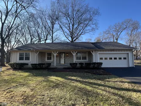 10020 Holaday Dr, Carmel, IN 46032