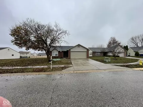 8019 Douglas Fir Ct, Indianapolis, IN 46236
