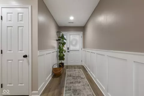 Entry Way - 4103 Andrew Dr, Floyds Knobs, IN 47119 photo 1 of 4