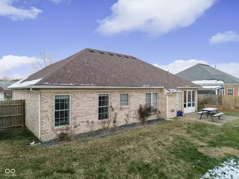 Exterior - 4103 Andrew Dr, Floyds Knobs, IN 47119 photo 5 of 7