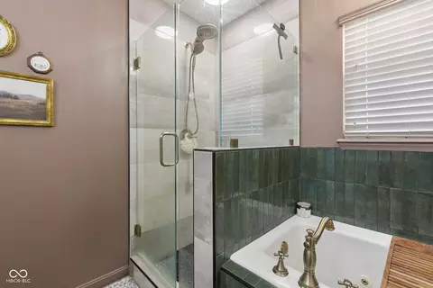 Bath - 4103 Andrew Dr, Floyds Knobs, IN 47119 photo 3 of 7