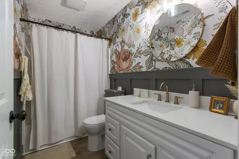Bath - 4103 Andrew Dr, Floyds Knobs, IN 47119 photo 5 of 7