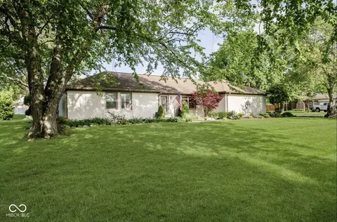 1450 Sheffield Dr, Avon, IN 46123