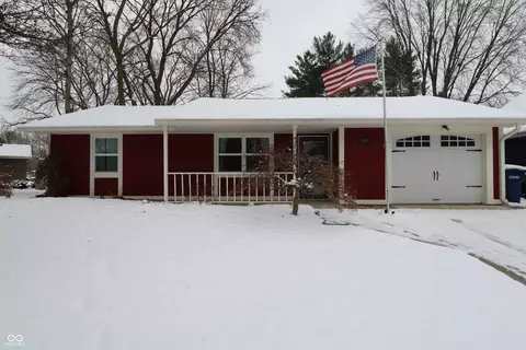 1689 Nantucket Dr, Cicero, IN 46034