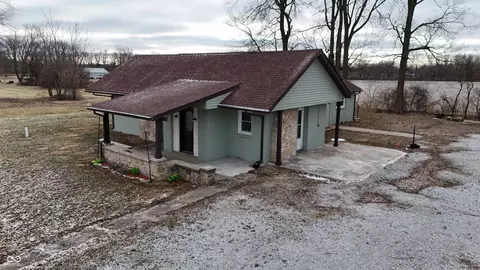 2903 E Freeport Rd, Morristown, IN 46161