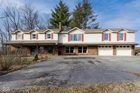 2215 W Lakeview Dr, North Vernon, IN 47265