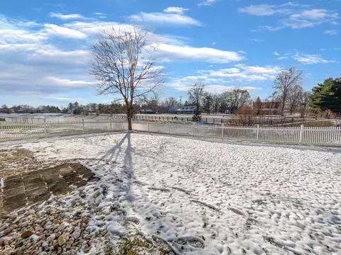 Exterior - 2264 Edgewater Cir, Plainfield, IN 46168 photo 3 of 3