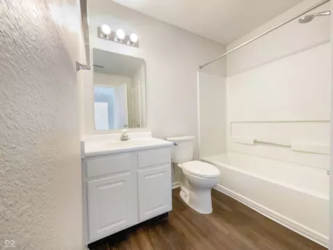 Bath - 2264 Edgewater Cir, Plainfield, IN 46168 photo 4 of 4