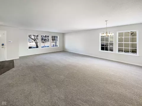 Living - 2264 Edgewater Cir, Plainfield, IN 46168 photo 3 of 10