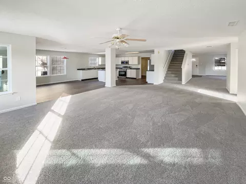 Living - 2264 Edgewater Cir, Plainfield, IN 46168 photo 5 of 10