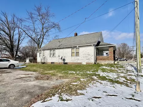62 S Mapleton St, Columbus, IN 47201 photo 3