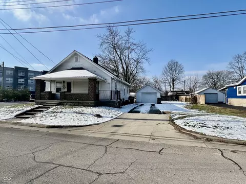 62 S Mapleton St, Columbus, IN 47201 photo 2