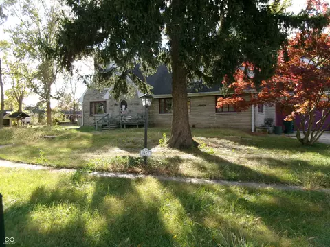 1523 S Burlington Dr, Muncie, IN 47302