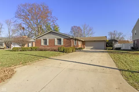 2565 Chestnut St, Columbus, IN 47201