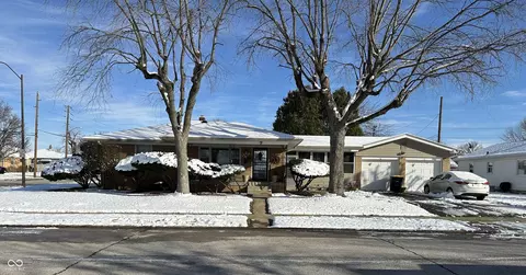 7 Chester Dr, Beech Grove, IN 46107