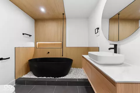 Bath - 5408 Singleton St, Indianapolis, IN 46227 photo 6 of 7