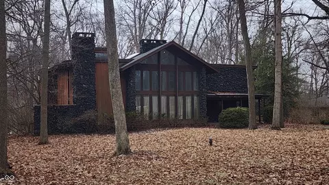 1677 W Forest Rd, Crawfordsville, IN 47933