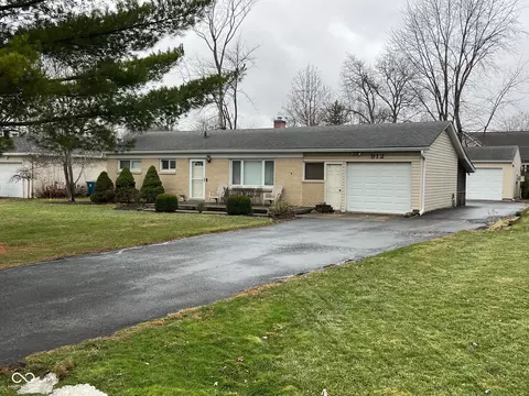 912 W Auman Dr, Carmel, IN 46032