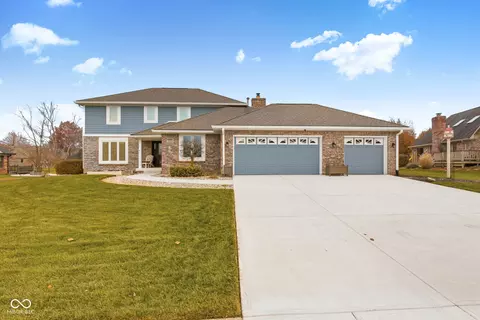 2275 Willow Lake Dr, Greenwood, IN 46143