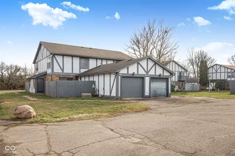 9887 Royce Dr, Indianapolis, IN 46235