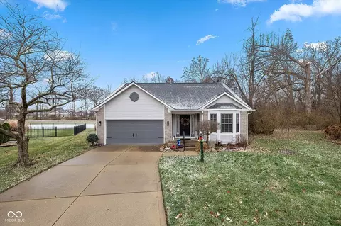 11298 Squirrel Holw, Fishers, IN 46038