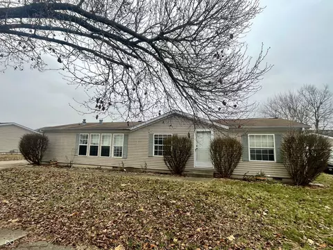 4673 W Ridge Dr, Columbus, IN 47203