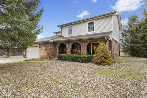 1115 S Quail Ct, New Palestine, IN 46163