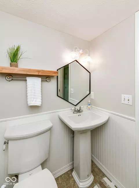 Bath - 13035 Wembly Rd, Carmel, IN 46033 photo 1 of 5