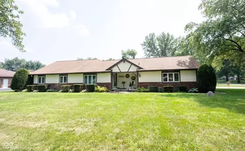 5179 W Blue Bell Dr, New Palestine, IN 46163