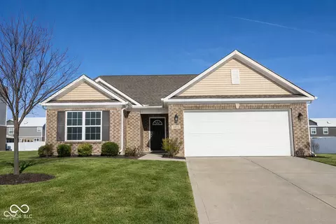 4678 W Otway Ln, New Palestine, IN 46163