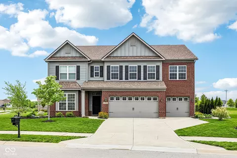 4204 Omaha Dr, Bargersville, IN 46106