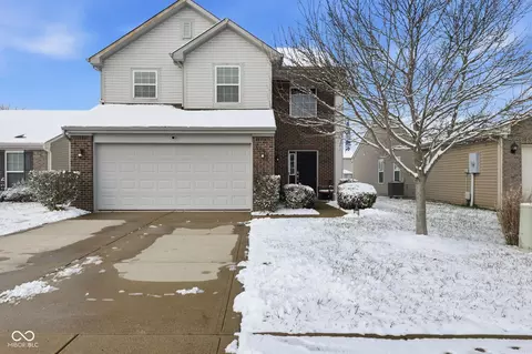 1446 Bluestem Dr, Greenwood, IN 46143