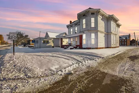 125 W Washington St, Shelbyville, IN 46176