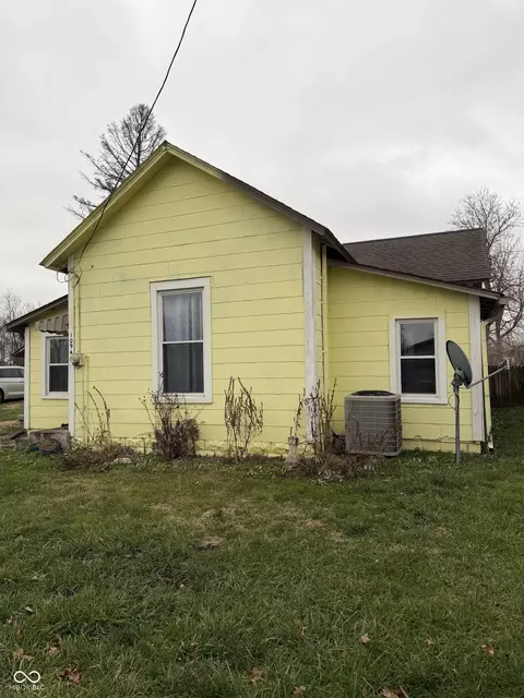 10941 N County Road 1050 E, Hope, IN 47246