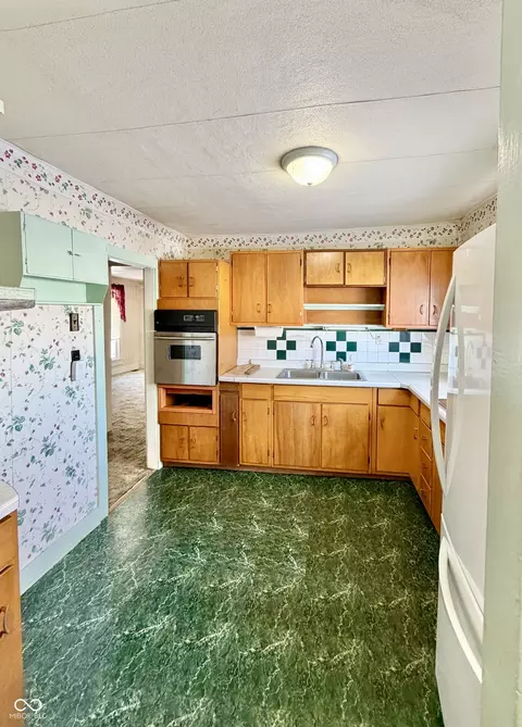 Kitchen - 1116 3rd St, Covington, IN 47932 photo 1 of 1