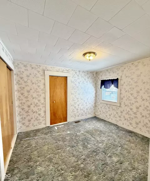 Bedroom - 1116 3rd St, Covington, IN 47932 photo 1 of 5