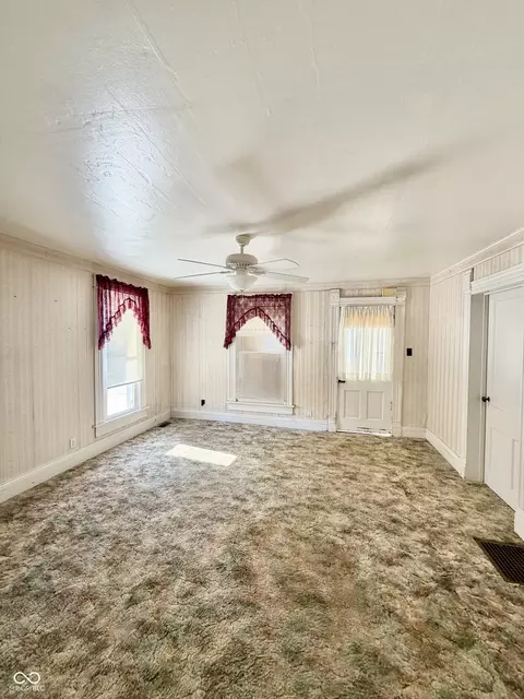 Living - 1116 3rd St, Covington, IN 47932 photo 4 of 4
