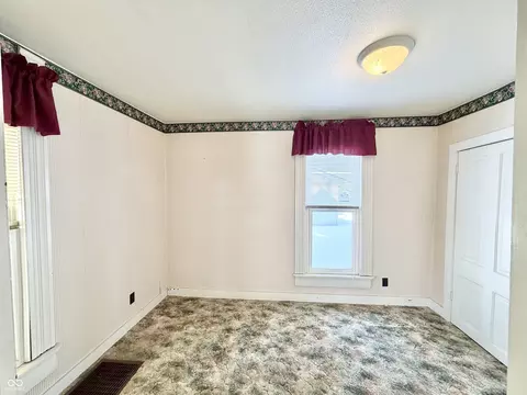 Bedroom - 1116 3rd St, Covington, IN 47932 photo 2 of 5