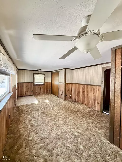 Living - 1116 3rd St, Covington, IN 47932 photo 1 of 4