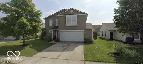 8346 S Firefly Dr, Pendleton, IN 46064 photo 2