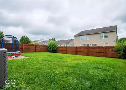 8346 S Firefly Dr, Pendleton, IN 46064 photo 4