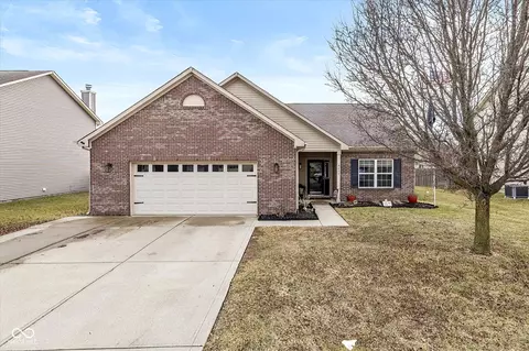 8457 Templederry Dr, Brownsburg, IN 46112