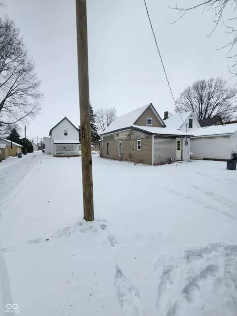 426 Cottage Ave, Rushville, IN 46173