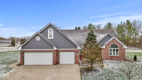 1324 Willow Oak Ct, Avon, IN 46123