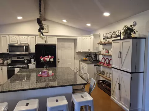 Kitchen - 3301 S 550 E, Franklin, IN 46131 photo 2 of 3