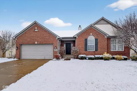 12834 Piccadilly Cir, Fishers, IN 46037