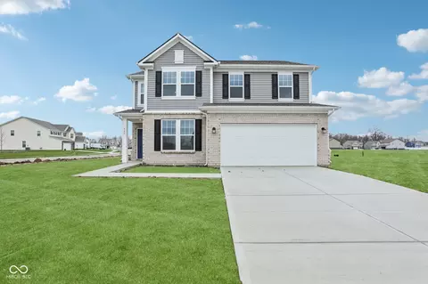 260 Commodore Dr, Pittsboro, IN 46167