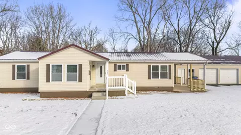 242 Blunt Ave, Austin, IN 47102